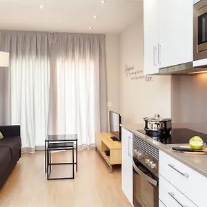 https://feelathome-plaza-apartments.catalonia-hotels.com