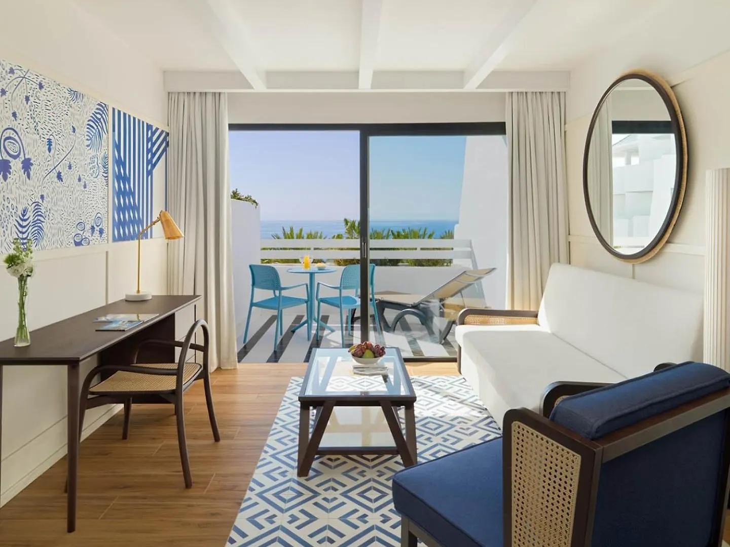 H10 Estepona Palace 4*,